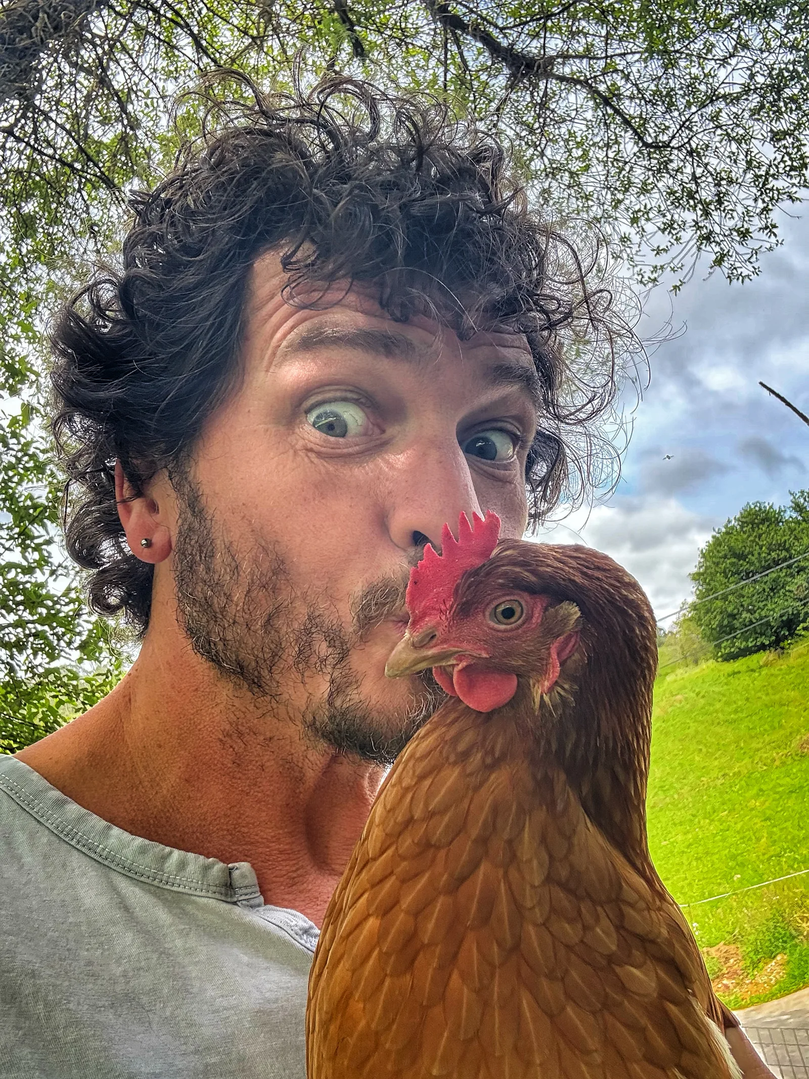 Gallina D'or con su cuidador